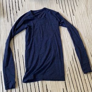 Lululemon top